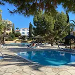 Regina Garden Renovated & Lovely Apartment, Paphos